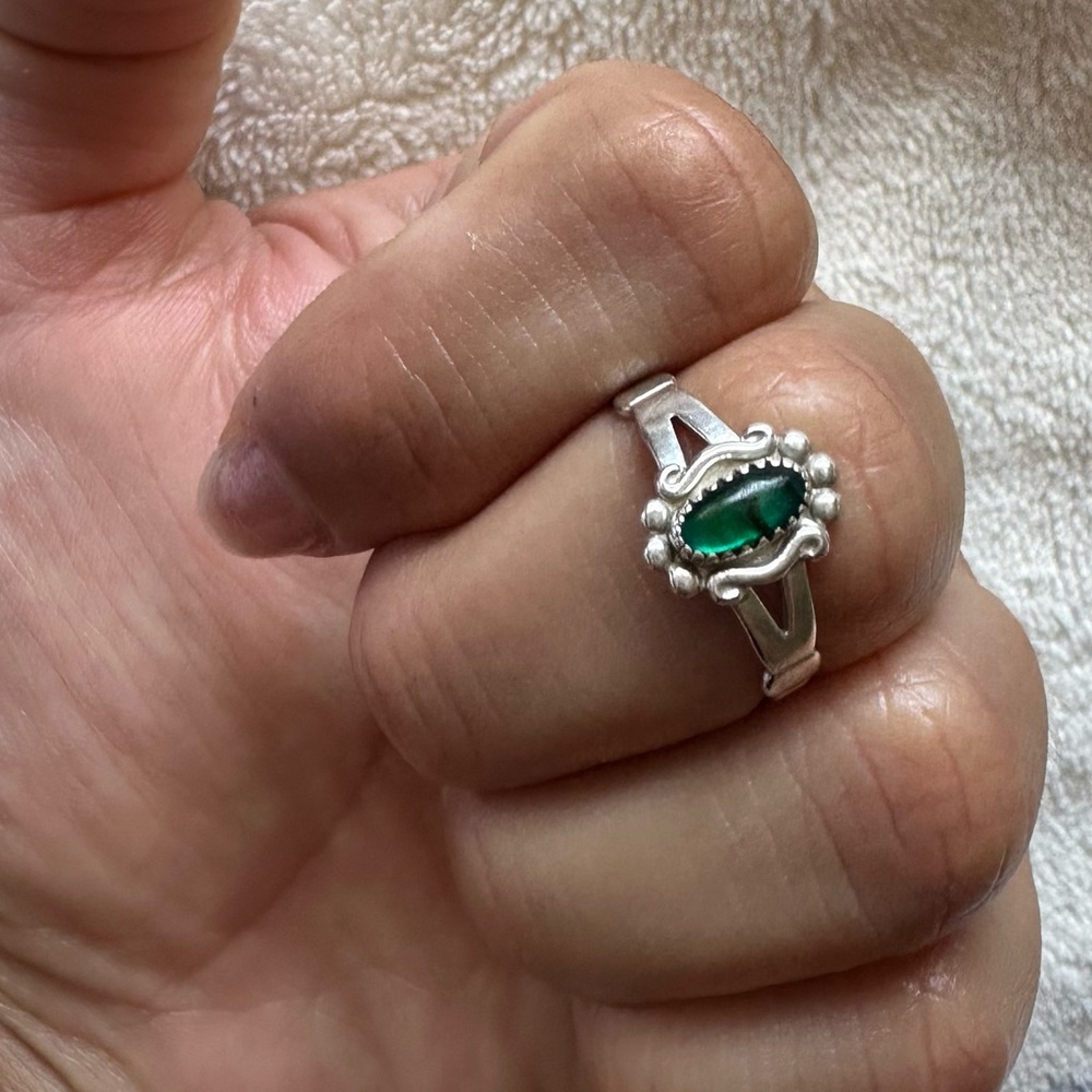 Sterling  Silver 925 Green Women's Ring size 7 1/2